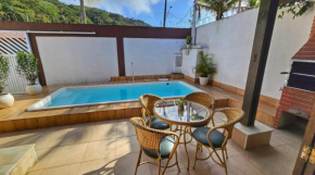Linda Casa com Piscina - Praia do Pernambuco - Guarujá
